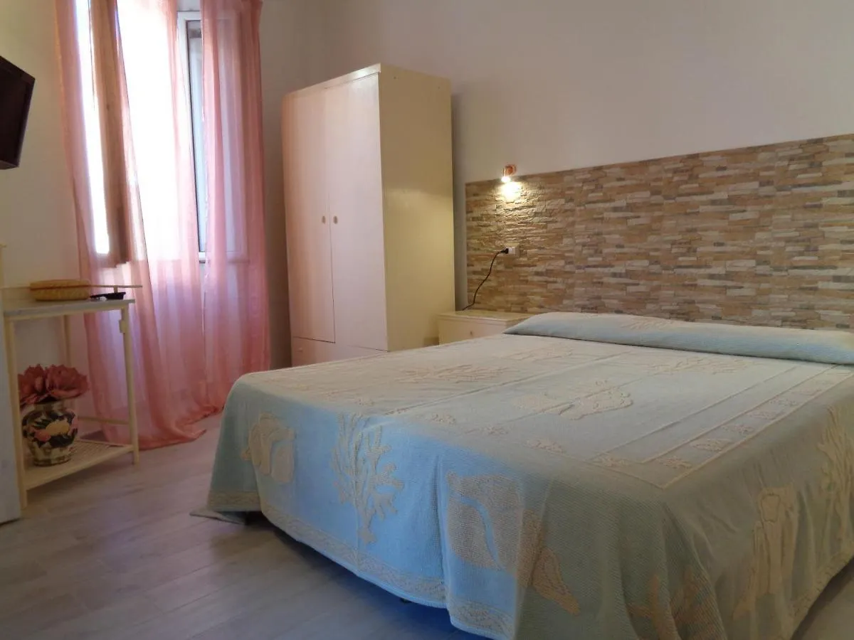 Sardinia-Holiday Spargi Suite & Rooms La Maddalena